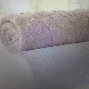 Soft plush throw blanket cover for bed, sofa couch contemporary solid color NWT